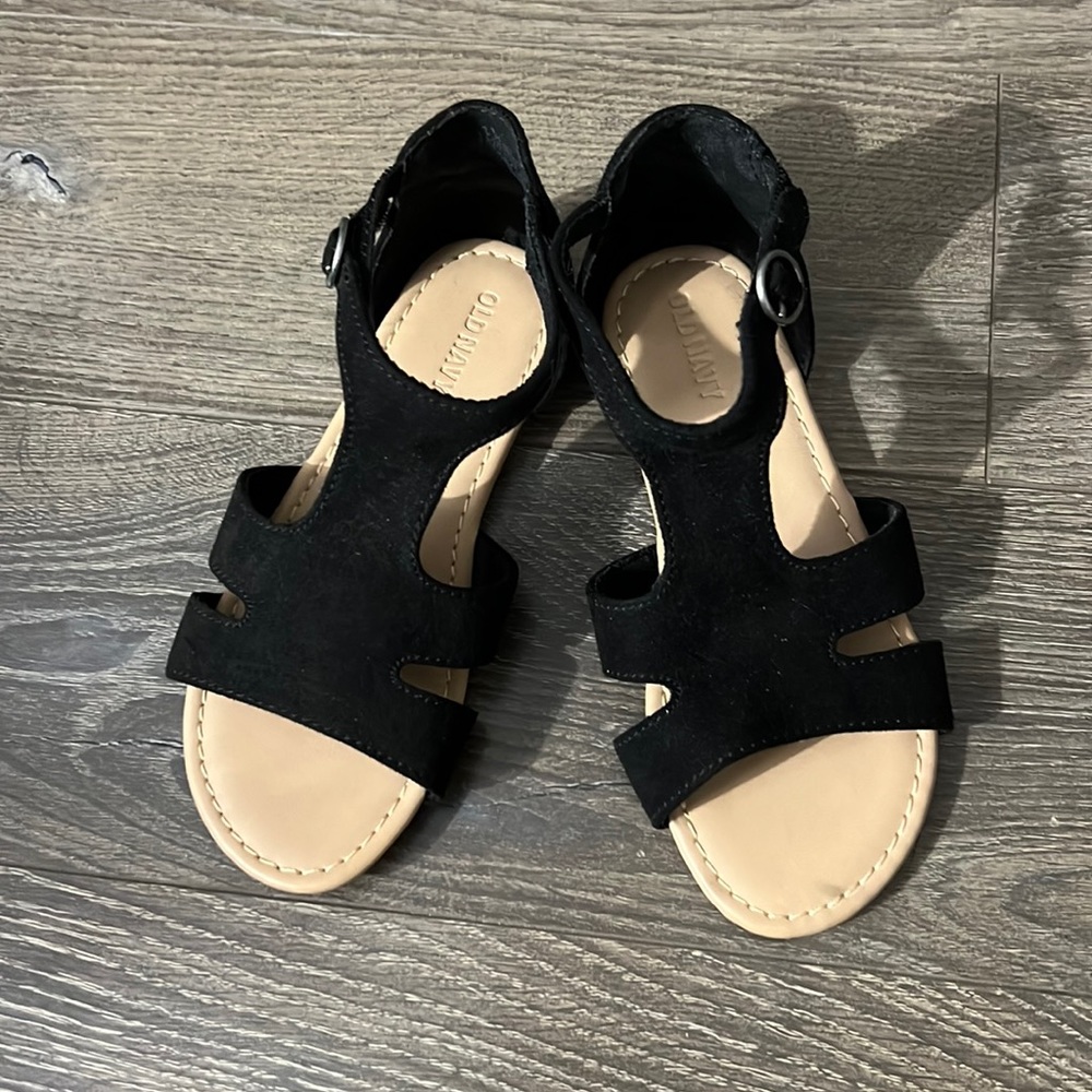 Old Navy little girl sandals size 11